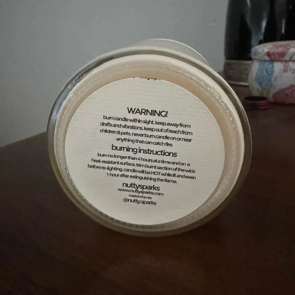 Look at you getting married candle Bridal shower Funny Gift 6 oz‎ Scented Candle